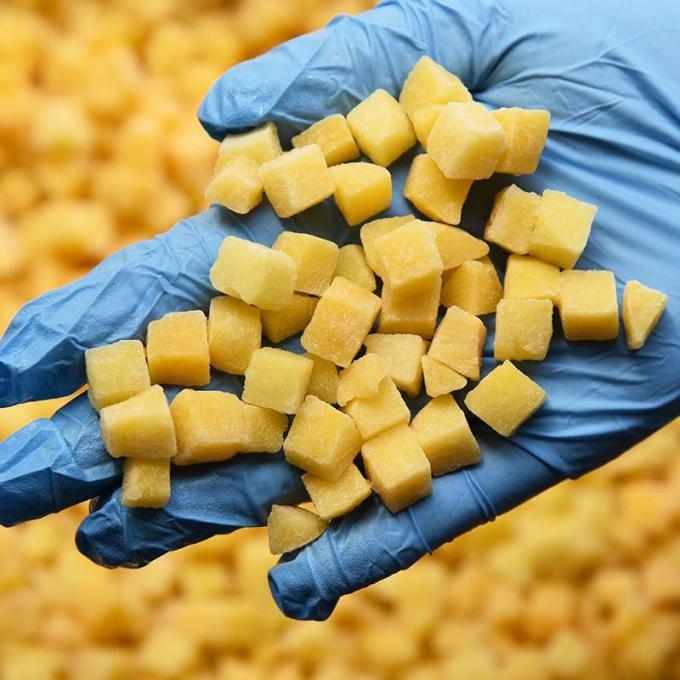 IQF Bio Gelbe Pfirsichw&uuml;rfel Gro&szlig;verpackung Tiefk&uuml;hlfr&uuml;chte Wasser Fruchtfleisch Ganze W&uuml;rfel und H&auml;lften S&uuml;&szlig;er Geschmack Konserviert 1