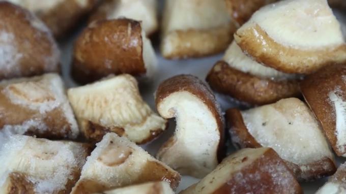 Sinocharm Gro&szlig;handel Preis Premium gefrorene Pilze hohe Qualit&auml;t 1/4 Schnitt IQF Gefrorene Shiitake mit BRC a aus China 1